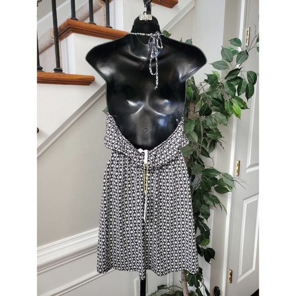 BCBGeneration White & Black Printed Surplice Halter V-Neck Knee Length Dress XS - Picture 5 of 13